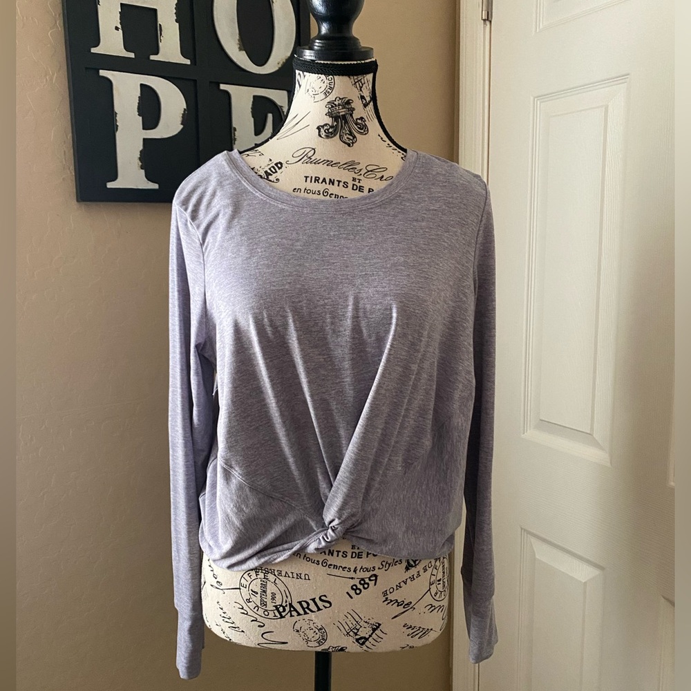 Yogalicious Front Twist Cropped Long Sleeve Top in Lavender Purple - Sz Small